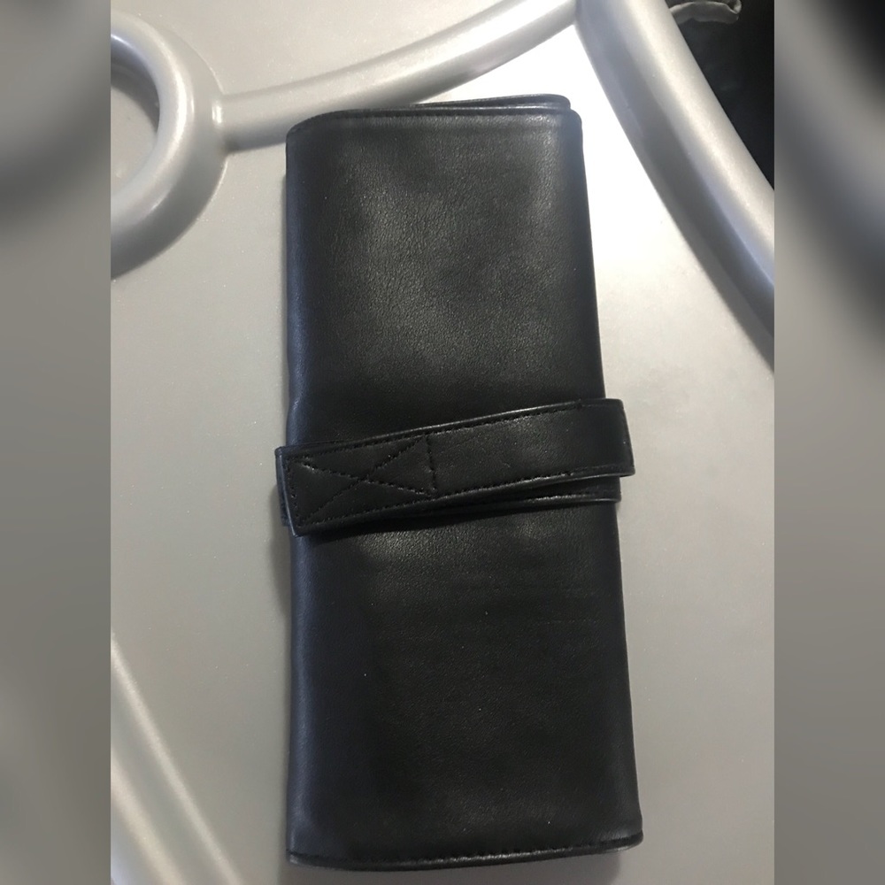 BDELLIUM makeup brush case